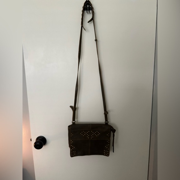 Isabella Fiore Olive Green leather crossbody purse - Picture 2 of 13